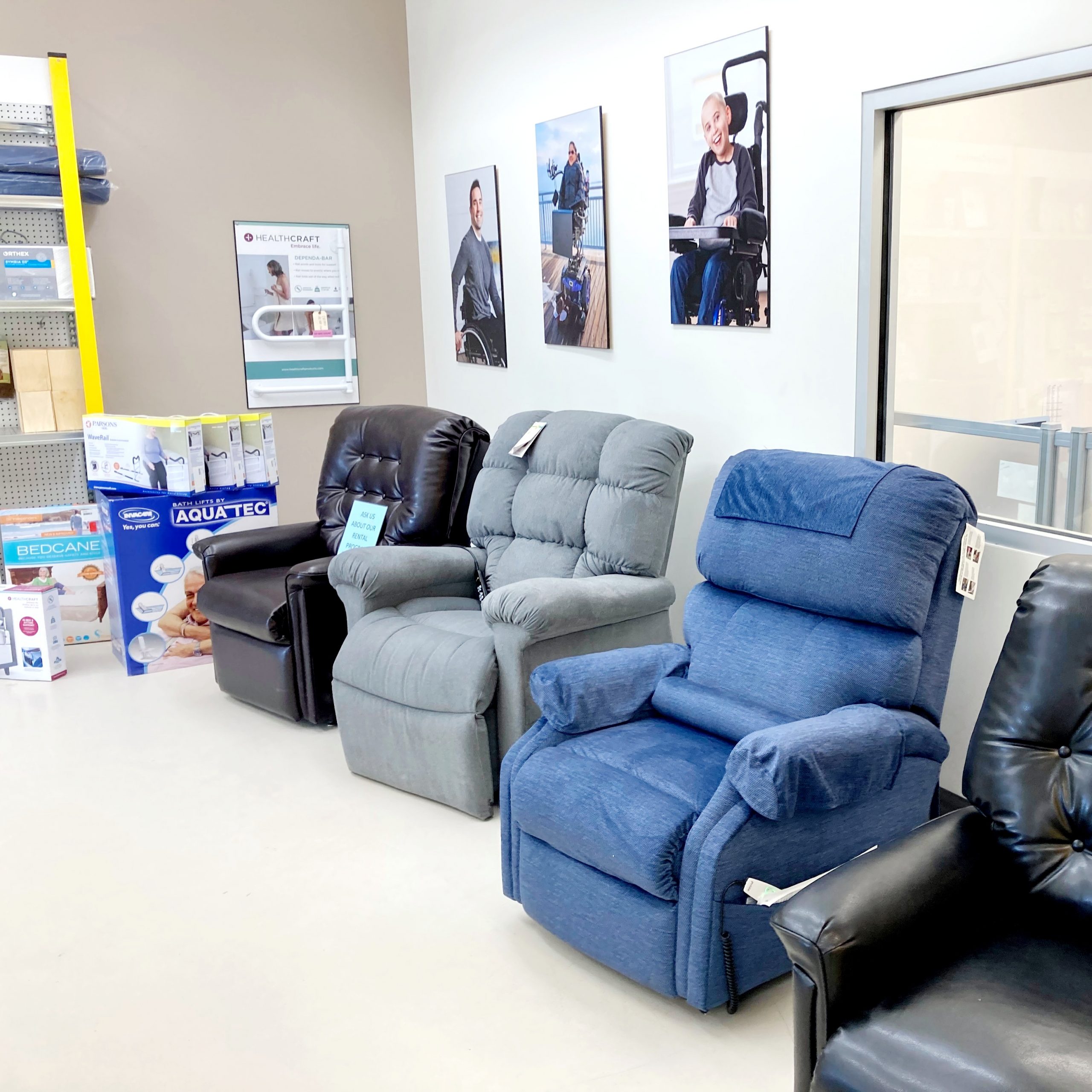 Thunder Bay power lift recliners in showroom